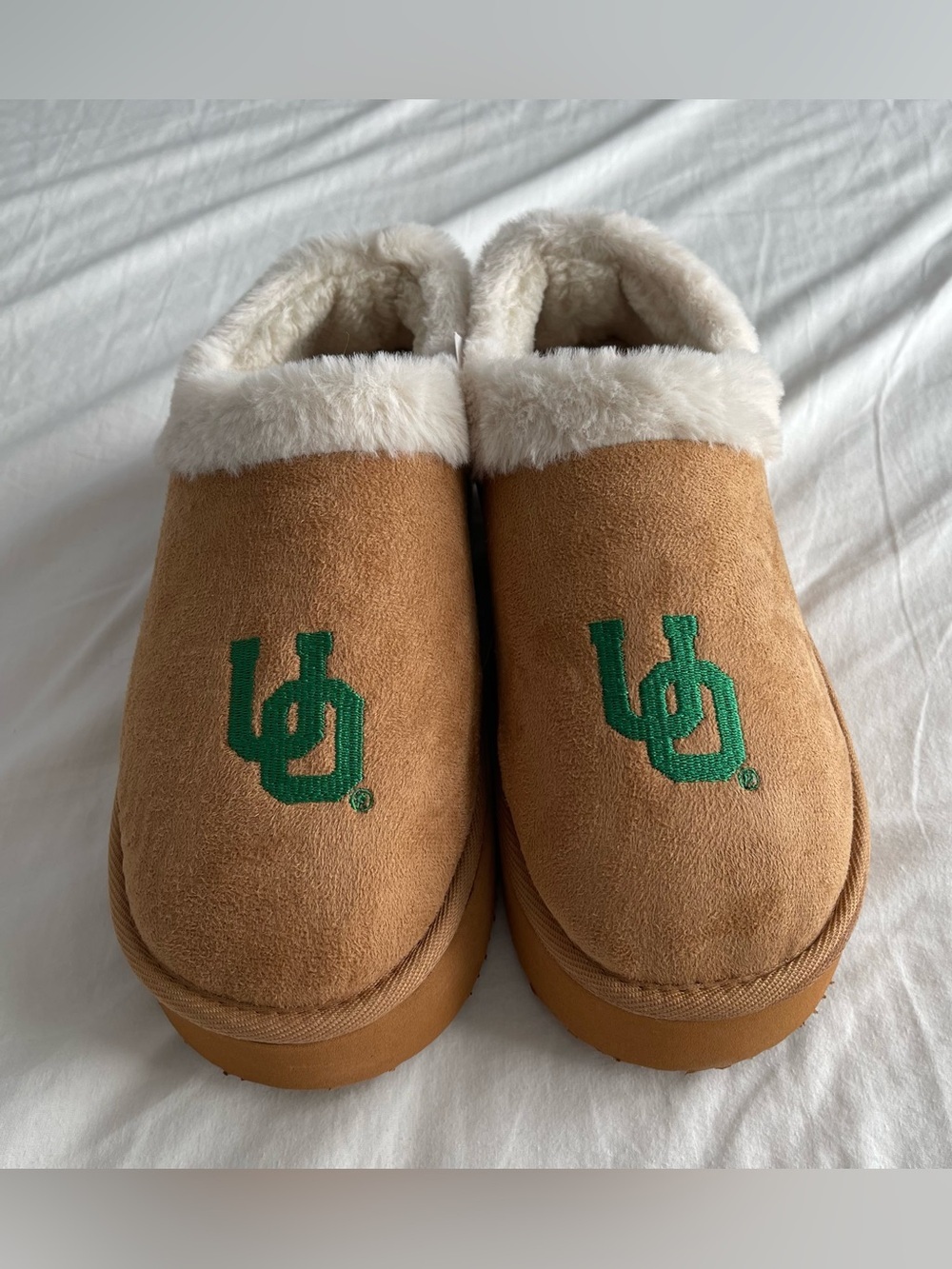 Oregon Ducks Women's Sz 9 / 10 Faux Fur Slippers Platform Shoes NCAA Teagan
